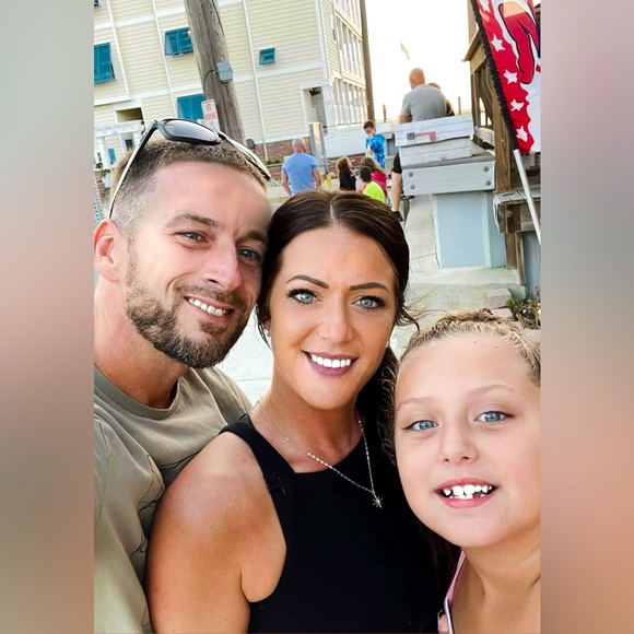 Meet your Posher, Amie - Picture 1 of 1